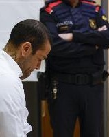 马卡报：女权集会抗议阿尔维斯被判无罪 称司法系统重现父权制