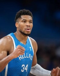 谦逊！字母哥揭秘曾建议帕帕尼古拉乌当希腊旗手