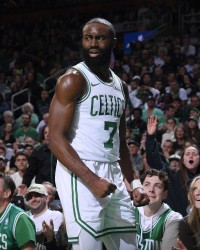 杰伦-布朗：队里有多人是承担不同责任的领袖 我更多是发声鼓劲的