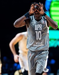 非洲联赛DPOY将加盟独行侠，他会成为双向合同的有力竞争者吗？