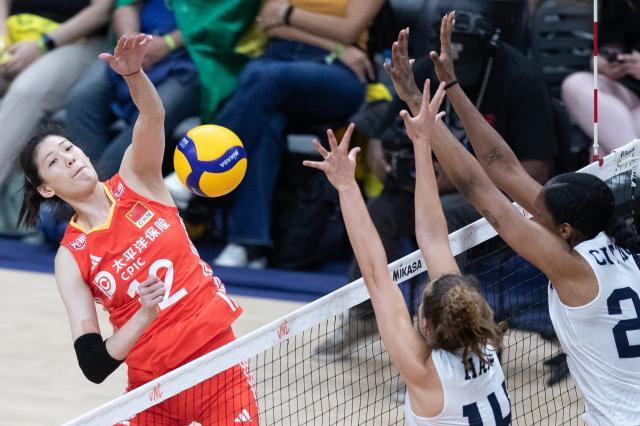 1740484636798091855.jpg (体育)(11)排球——世界女排联赛:中国队胜美国队+XxjpseC007022_20240517_PEPFN0A001.jpg